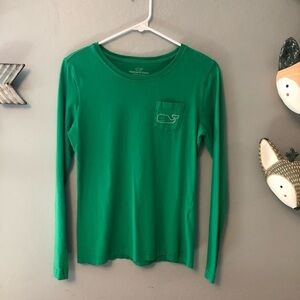 Vineyard Vines xs green long sleeve shirt